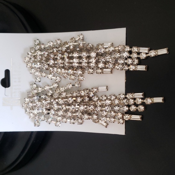 Serenity Fringe Chandelier Rhinestone Clip-on Earrings - Picture 3 of 6